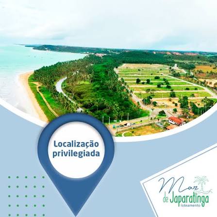 Vista aérea do Mar de Japaratinga entre a mata nativa e o mar